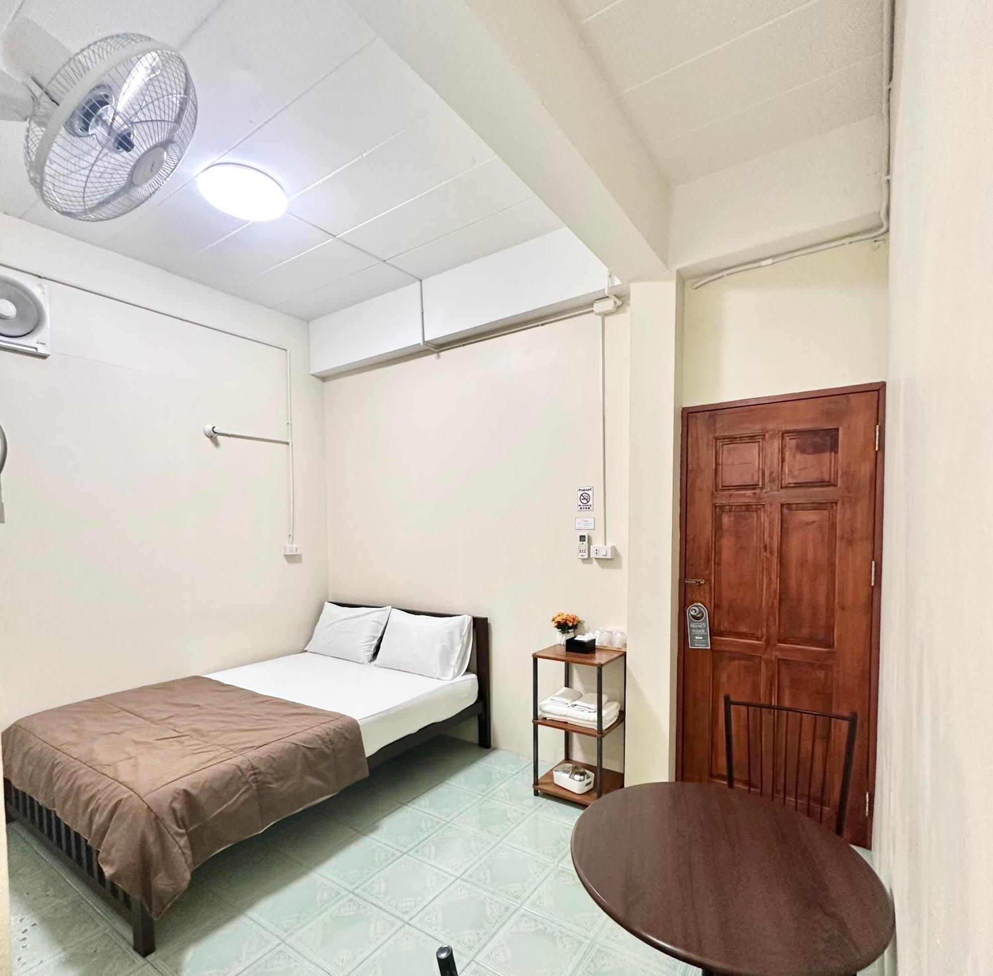 Pd Hostel Bangkok Dış mekan fotoğraf